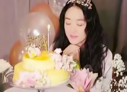 赵丽颖的生日快乐照片